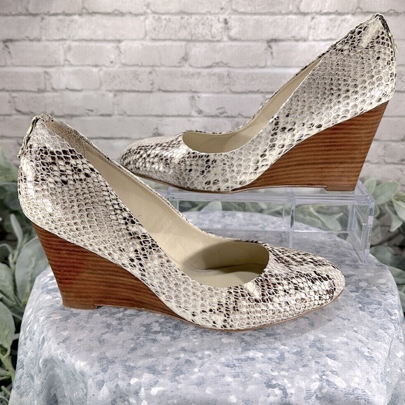 ALDO Brown & Cream Faux Snakeskin Round Toe Dress Wedges Women’s 9M✨VGUC✨ - Picture 4 of 10